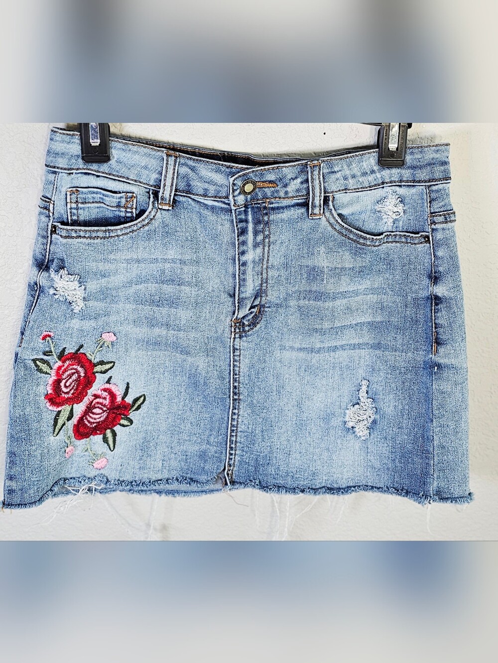 Angel Kiss Embroidered Floral Distressed Denim Mini Skirt Large
